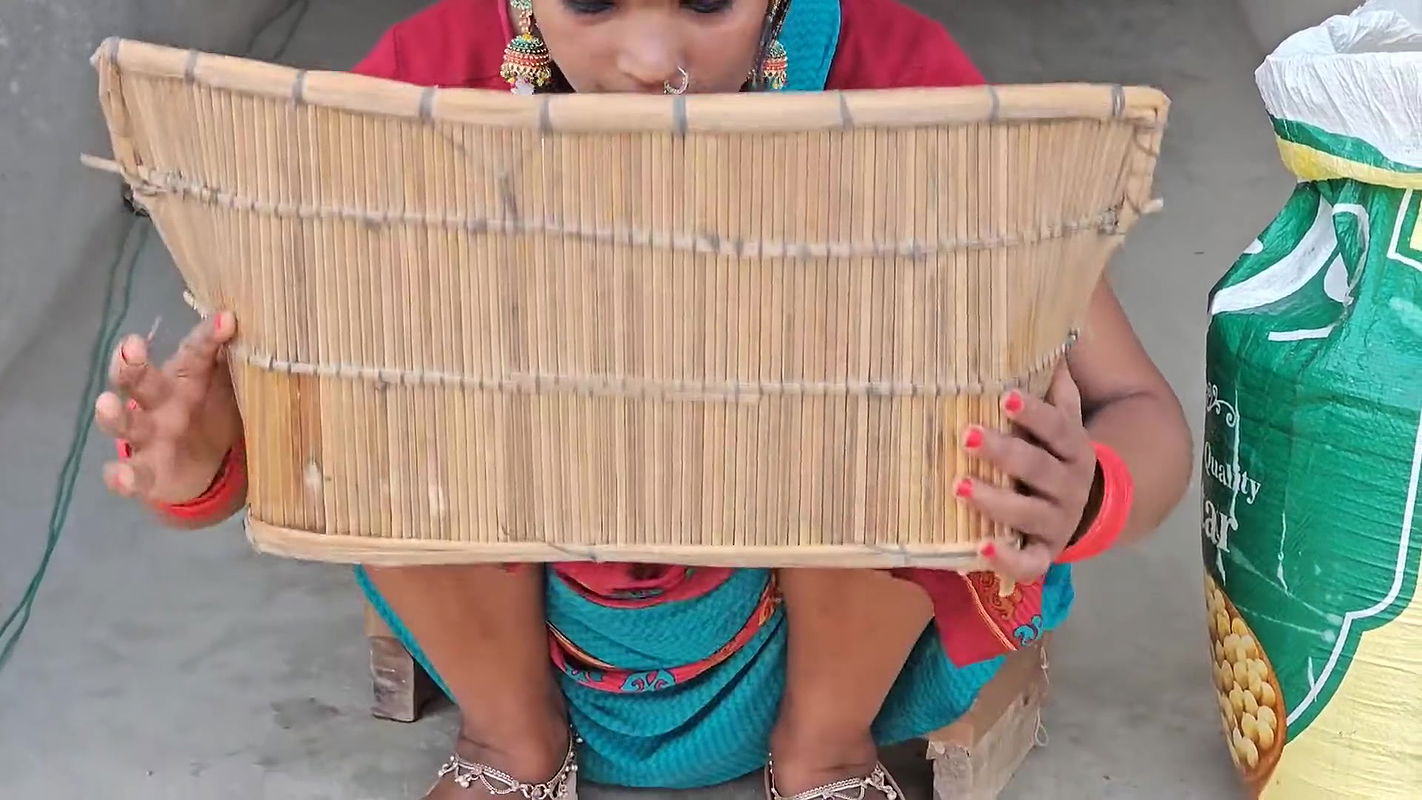 Hot bhabhi ki chudai chut with sari removal