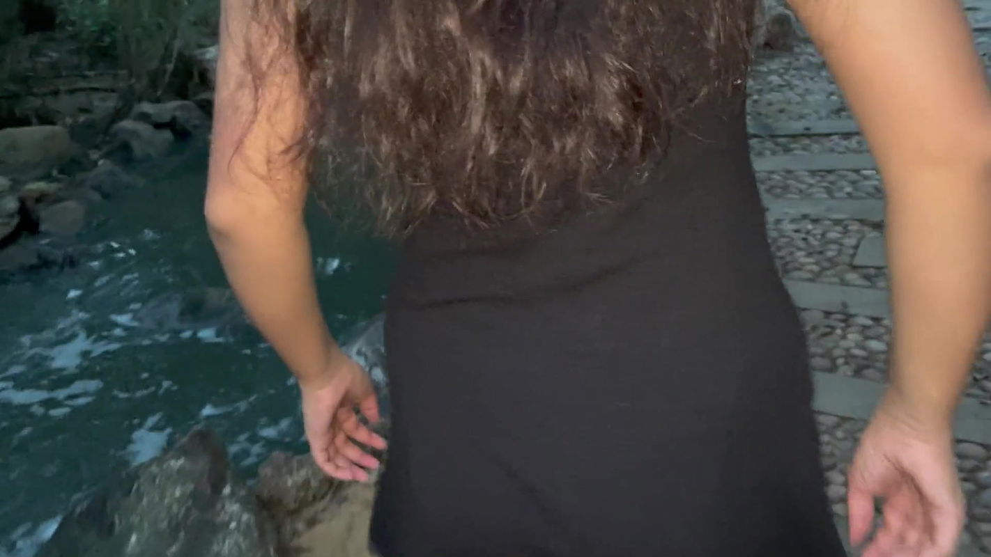 HOT BEAUTIFUL BIG ASS GF PUSSY DESTROYED IN JUNGLE (HINDI AUDIO)