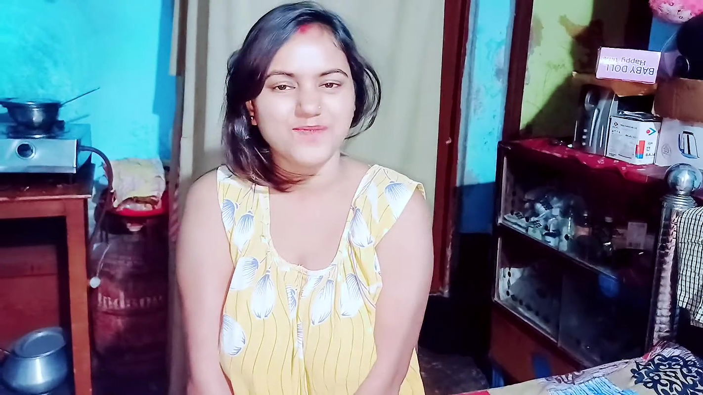 HINDU BANGLA Step mom saw step son big and job him for her pleasure