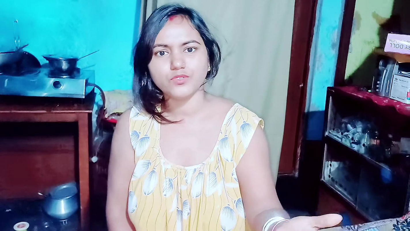 HINDU BANGLA Step mom saw step son big and job him for her pleasure