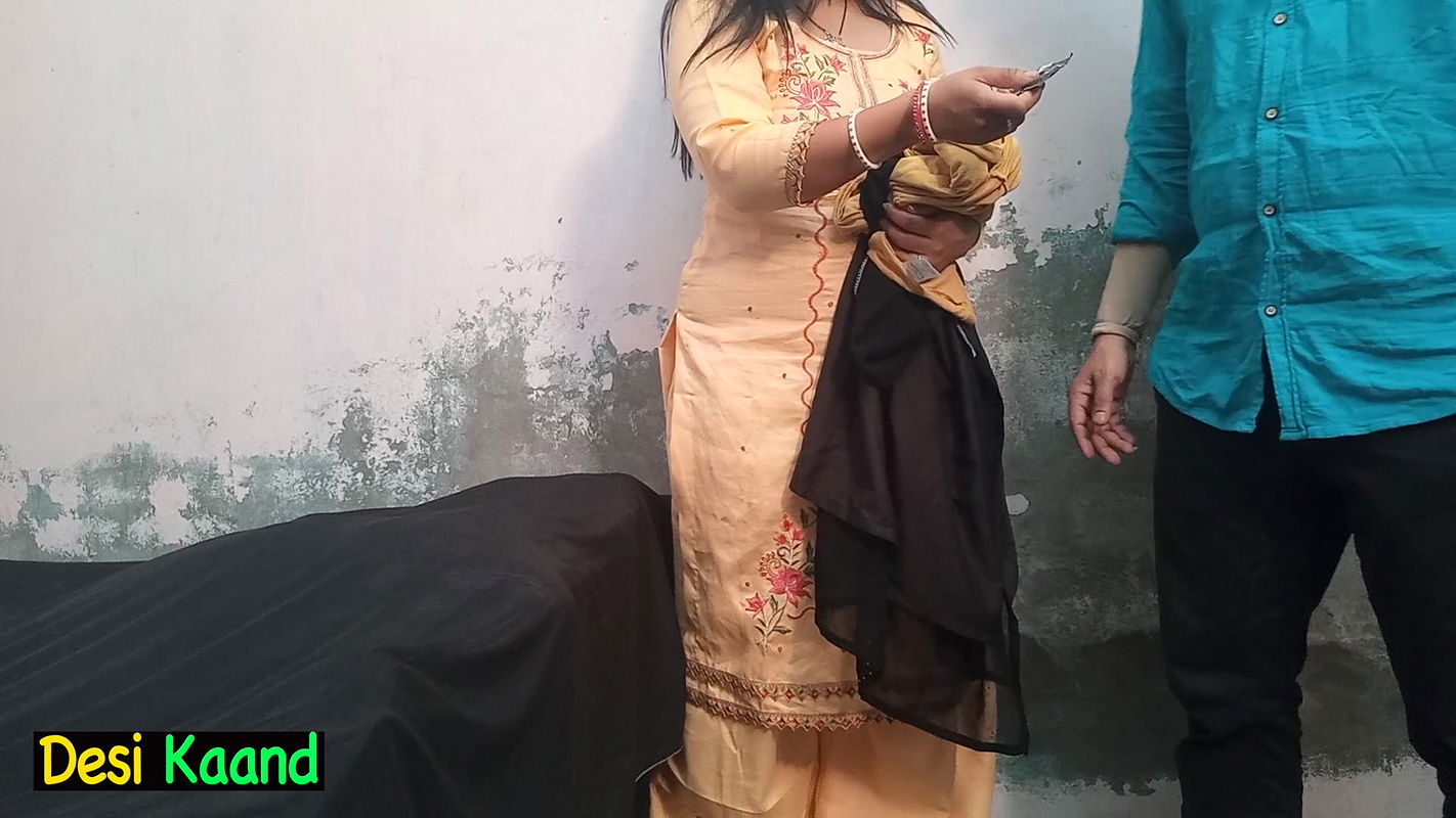 HINDI AUDIO- maa ko mila bete ke room se condom bete ne usi condom se maa ko chod diya