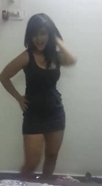 exy indian babe navneeta dancing