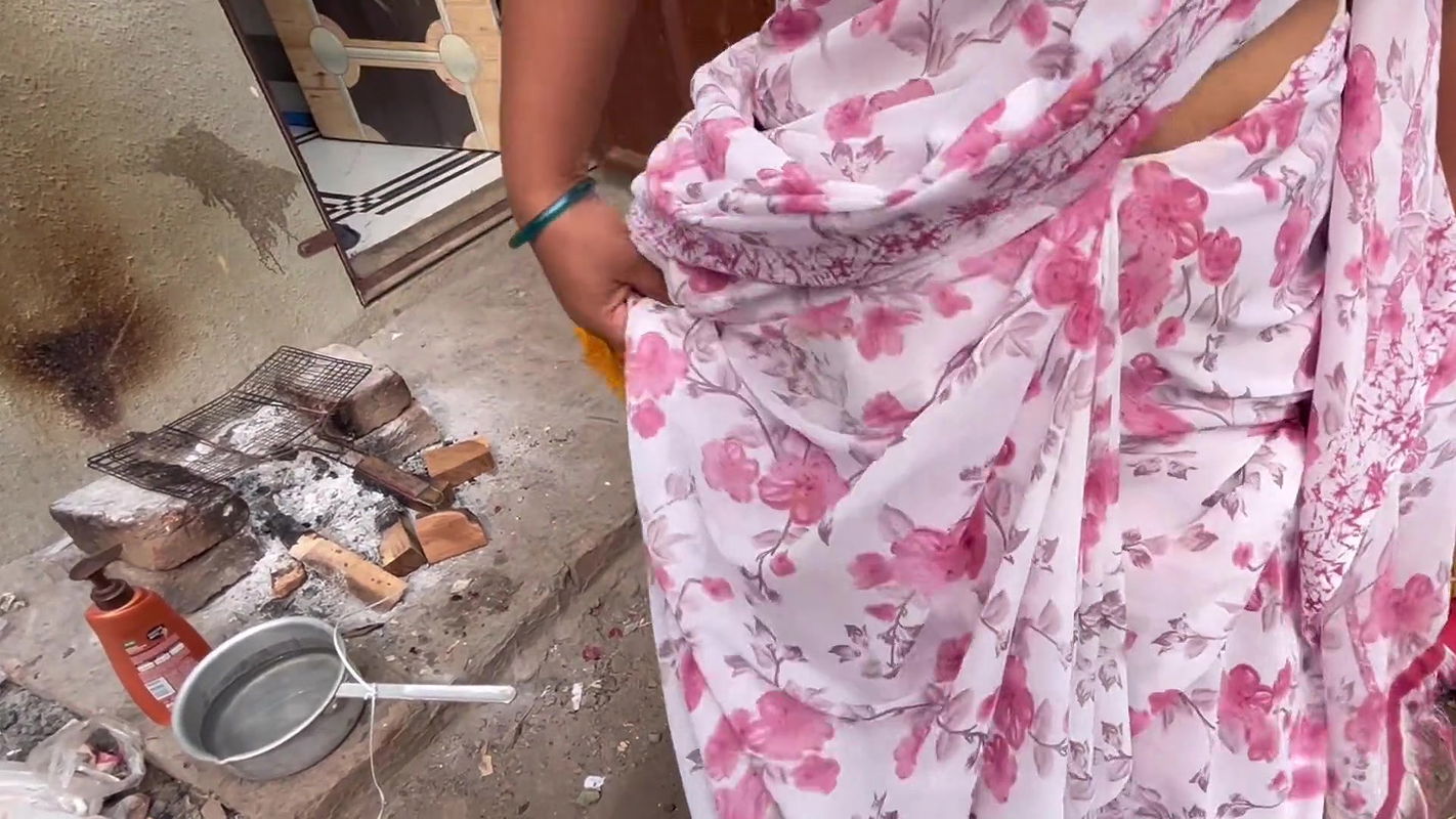 Hard fuckng couple pussy sex outdoor