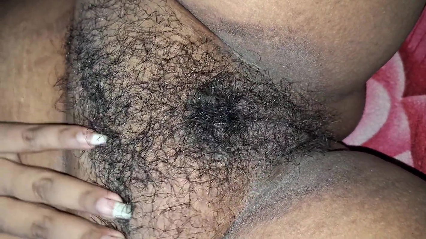 Hairy pussy show and play
