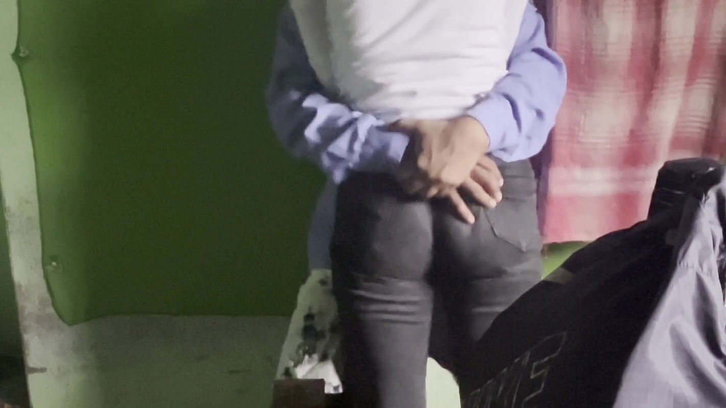 Gurd ne college girl ke sath kiya romance, kya hua