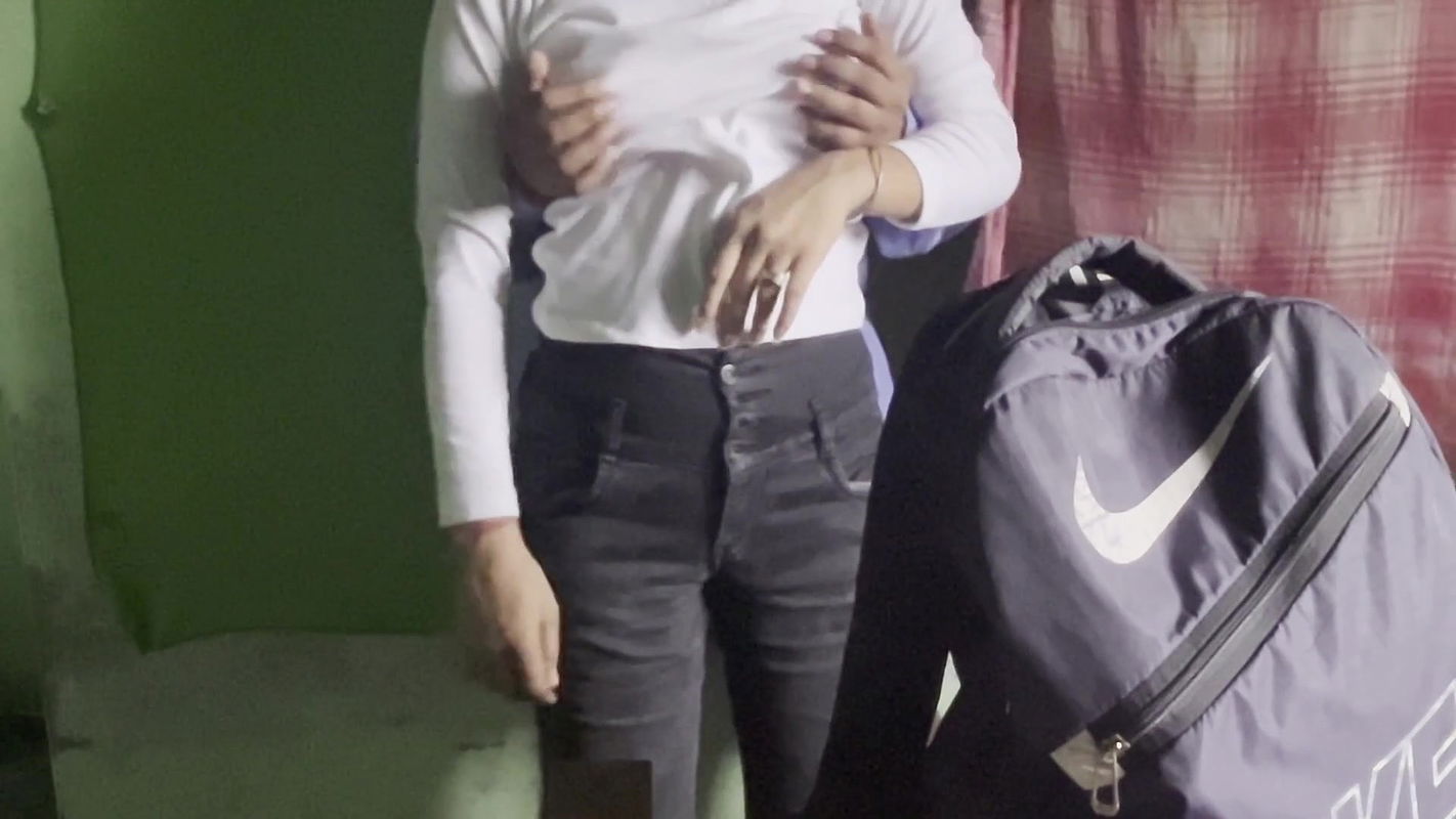 Gurd ne college girl ke sath kiya romance, kya hua