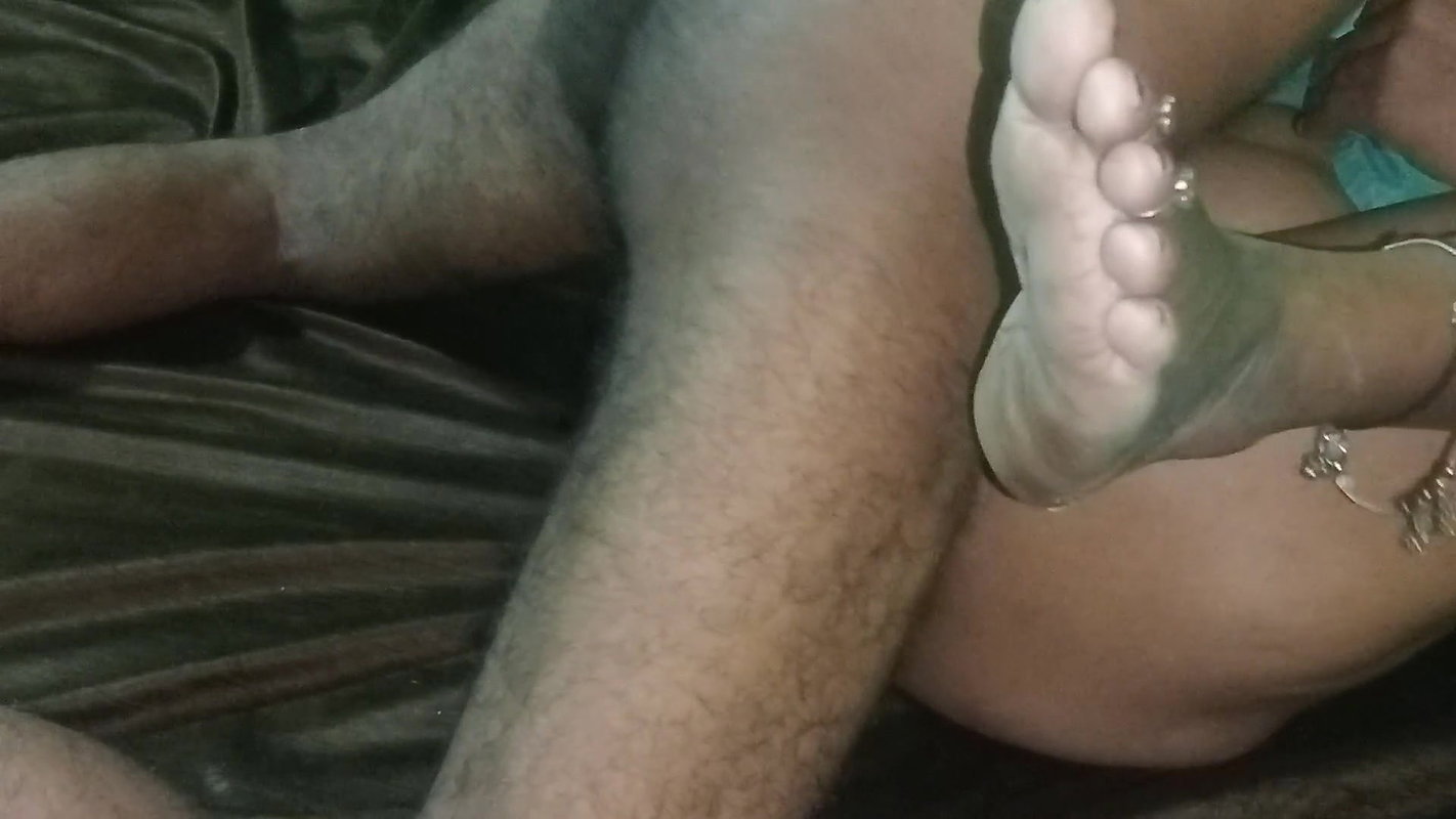 Girlfriend ki maa ko uske ghar mein jakar choda