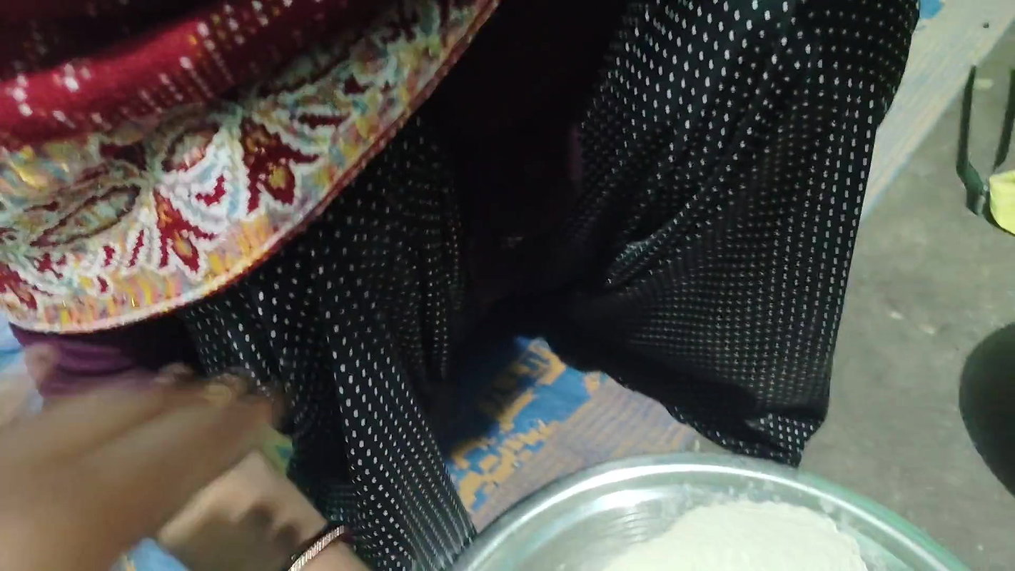 Gharwali ne chut nahi di to gusse main us ke upar land fet diya hindi audio main