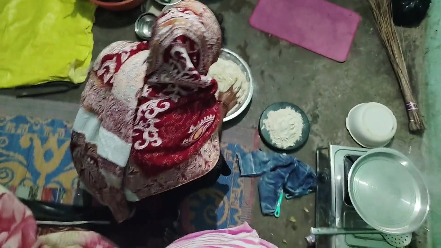 Gharwali ne chut nahi di to gusse main us ke upar land fet diya hindi audio main