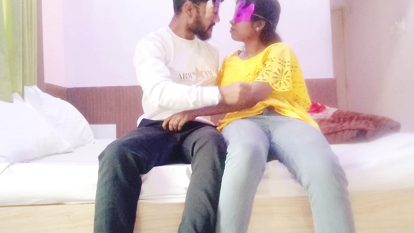 Fucking my hot sexy girl in Oyo room romantic passionate seducing sex in Hd with Hindi clear audio