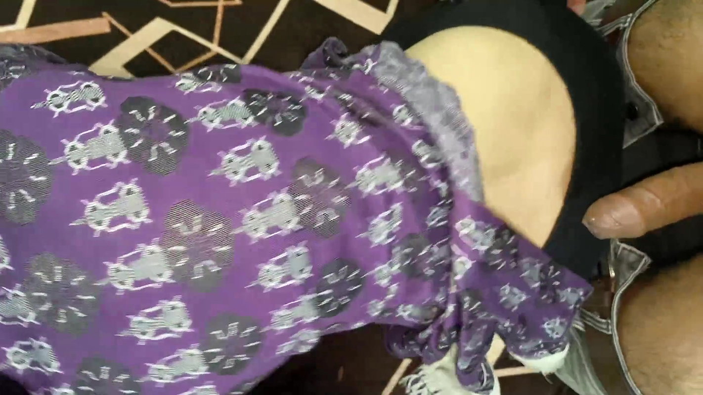 Friend’s mother ko paisa ka lulaq de kar chut mari full hindi sex video