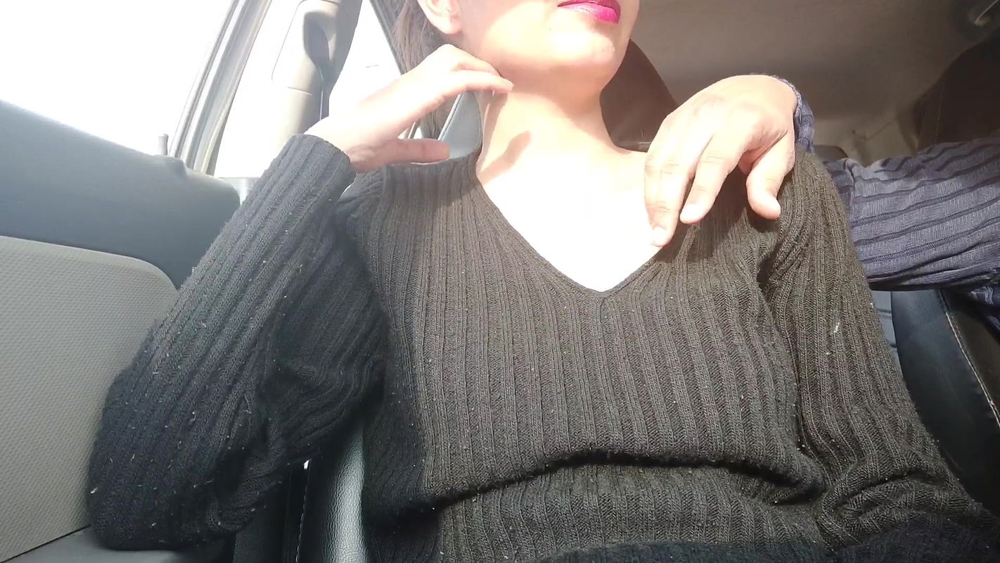 Doggystyle handjob for friend in car outdoors – risky sex, hornycouple149