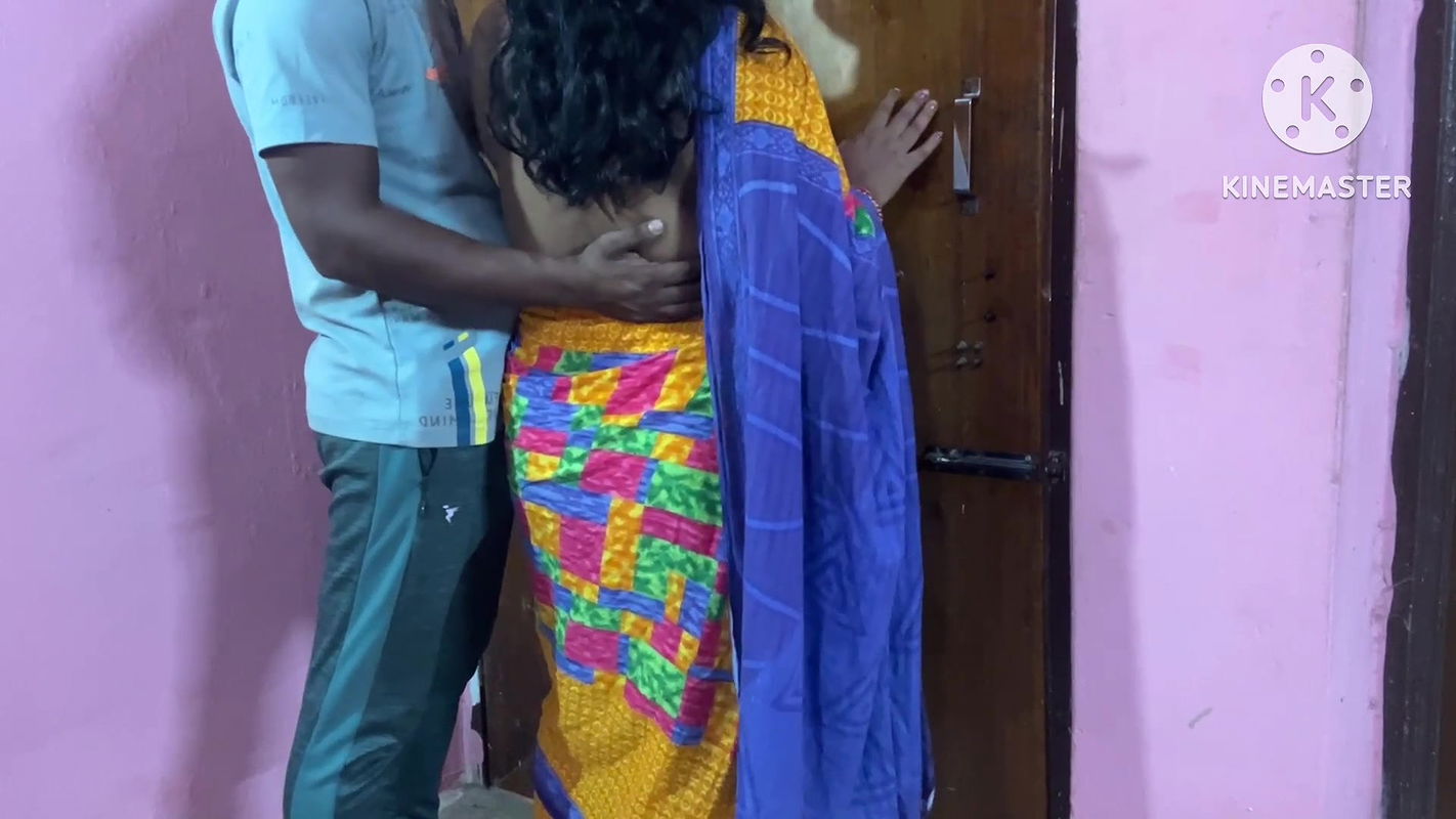 DESI HOUSE WIFE SEX WITH HER LOVER