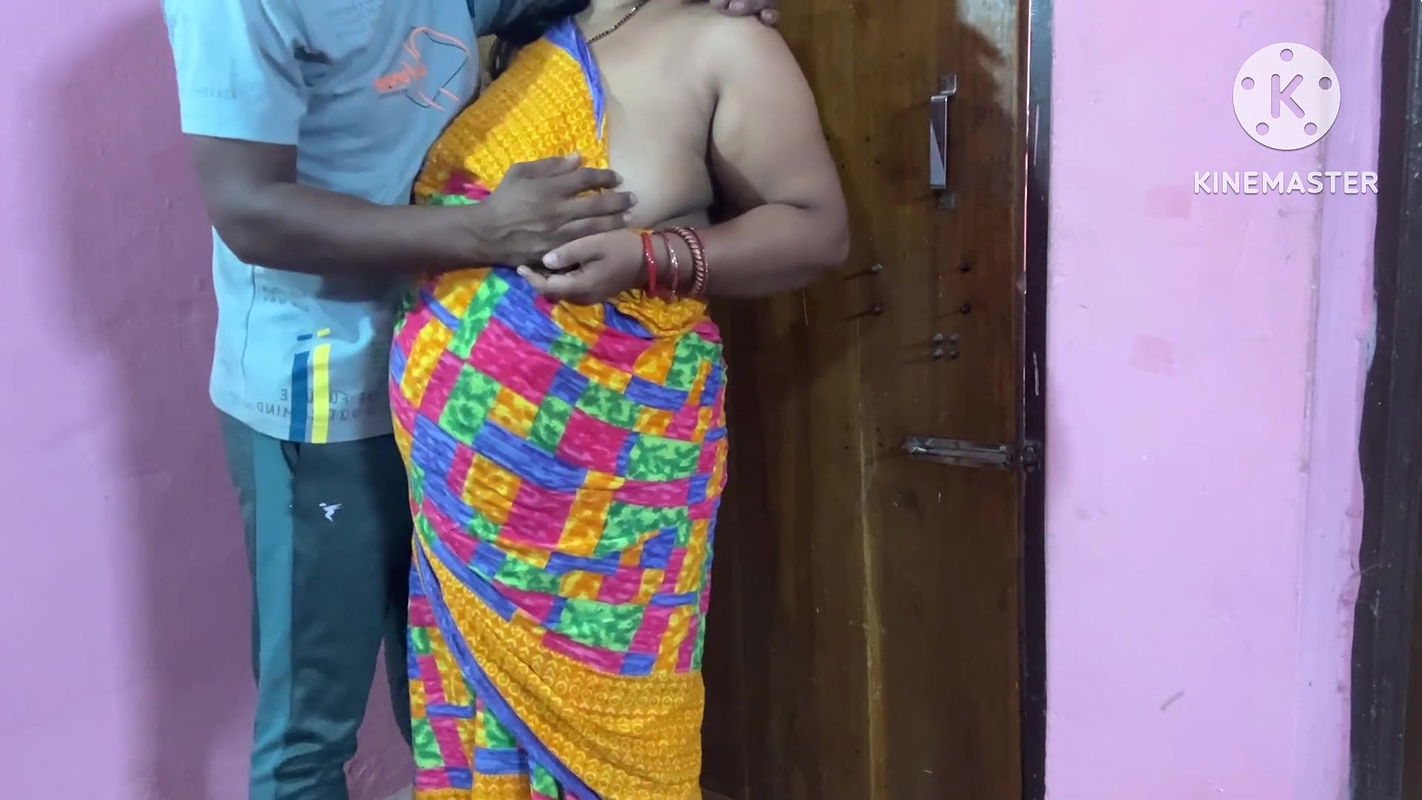 DESI HOUSE WIFE SEX WITH HER LOVER