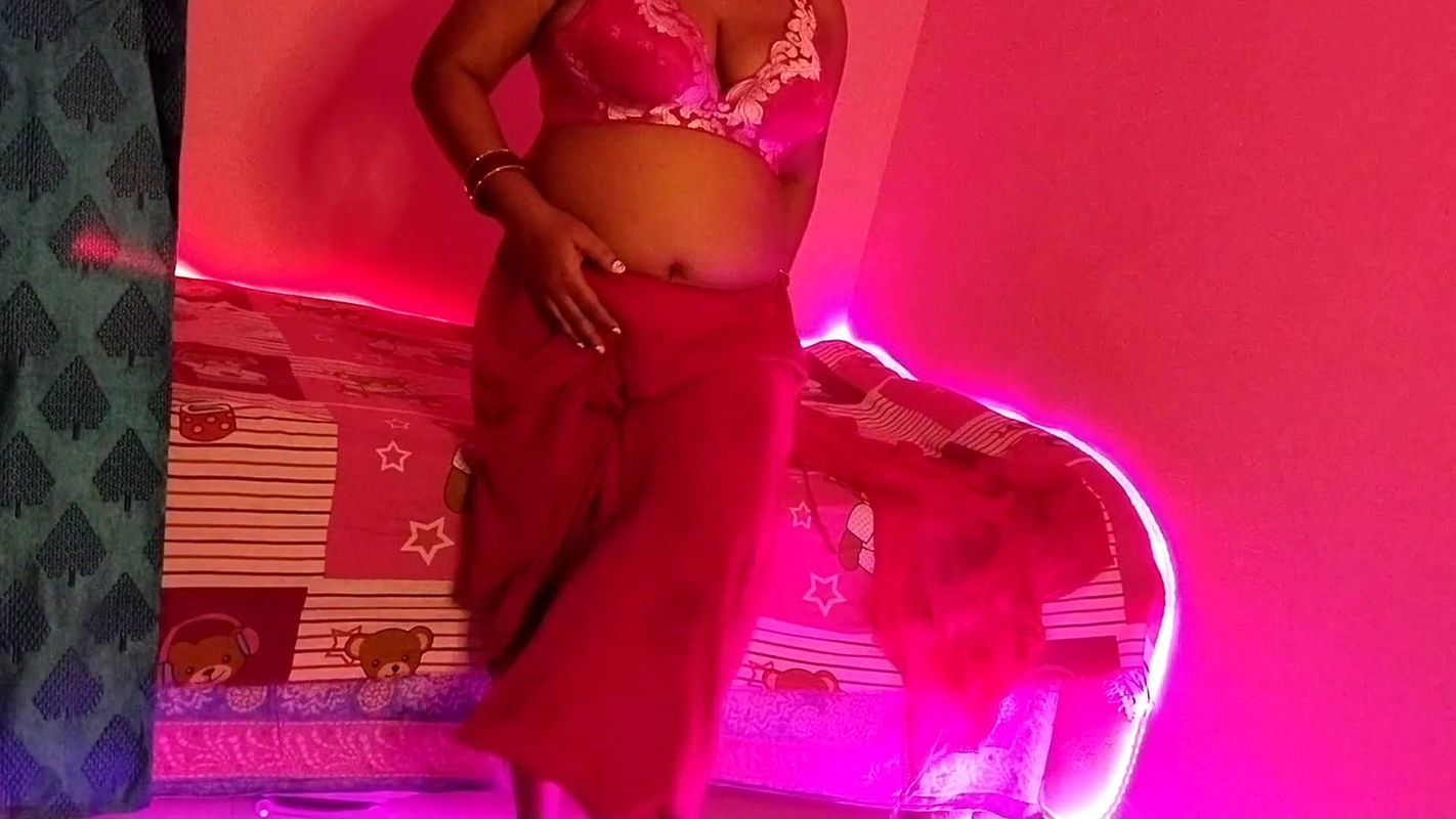 Desi hot girl spanks in the ass in her thirst for sex