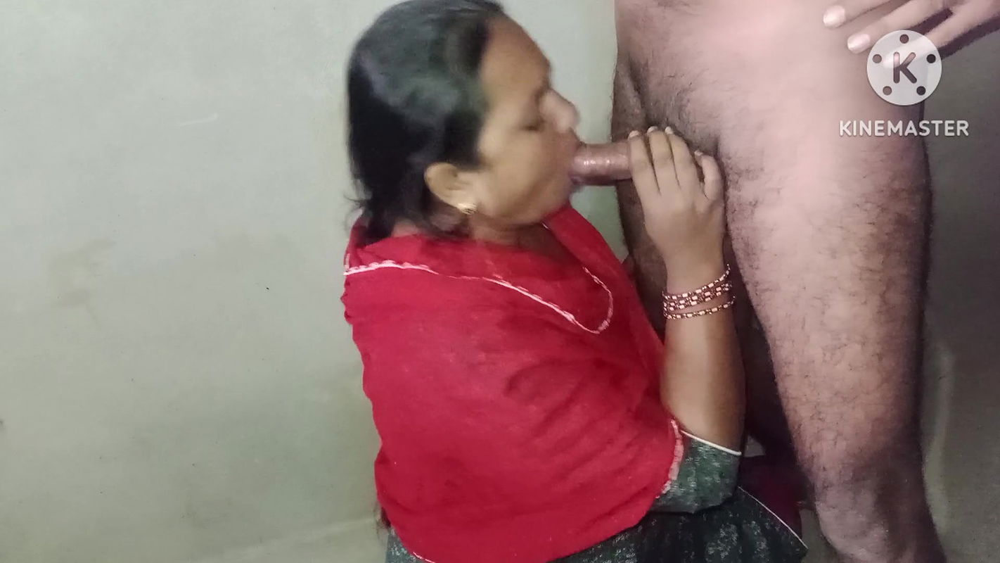 Desi girl eating sperm bhai ka lund chus kar mal nikala biscuit par chudai