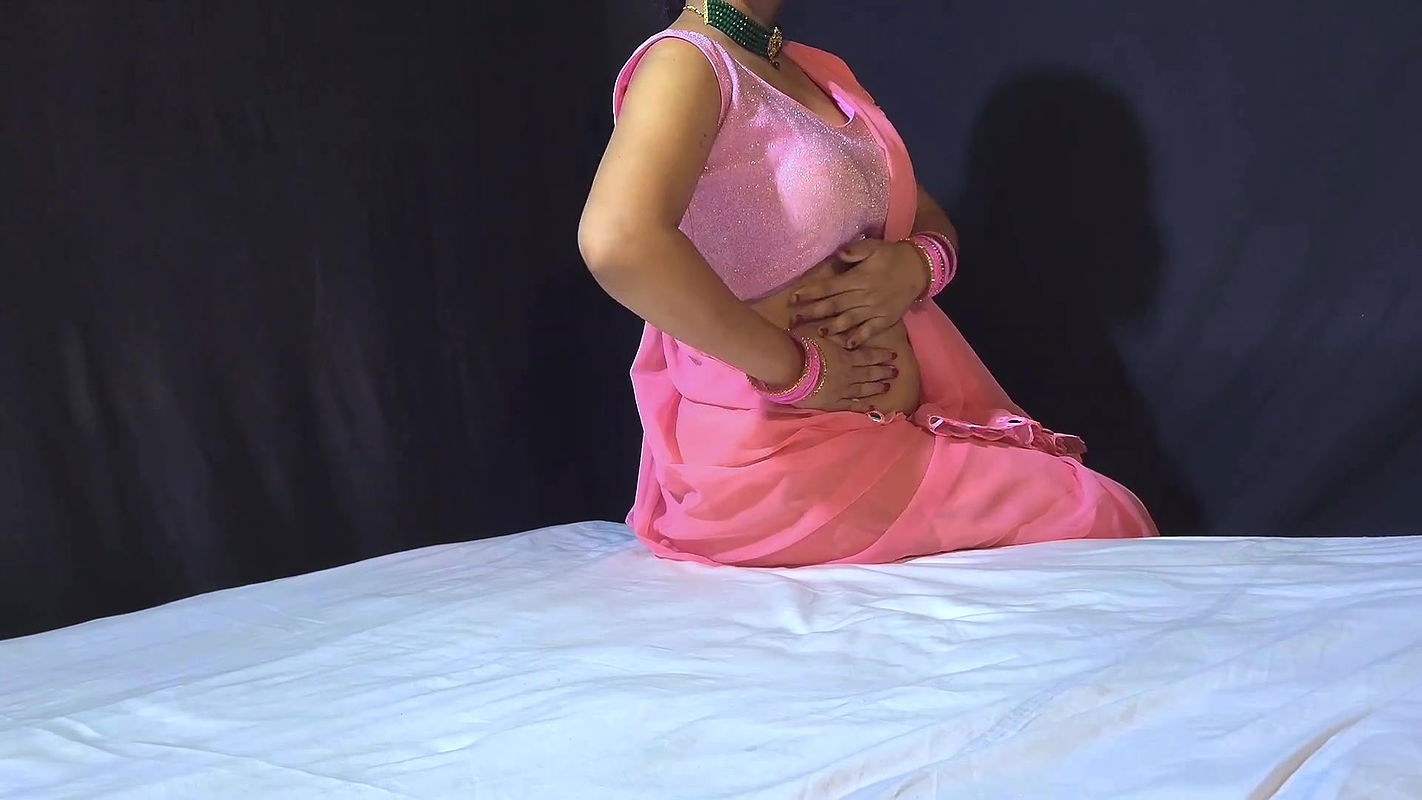 Desi Bhabhi strips her saree and gets fuck by Devar in an Indian style