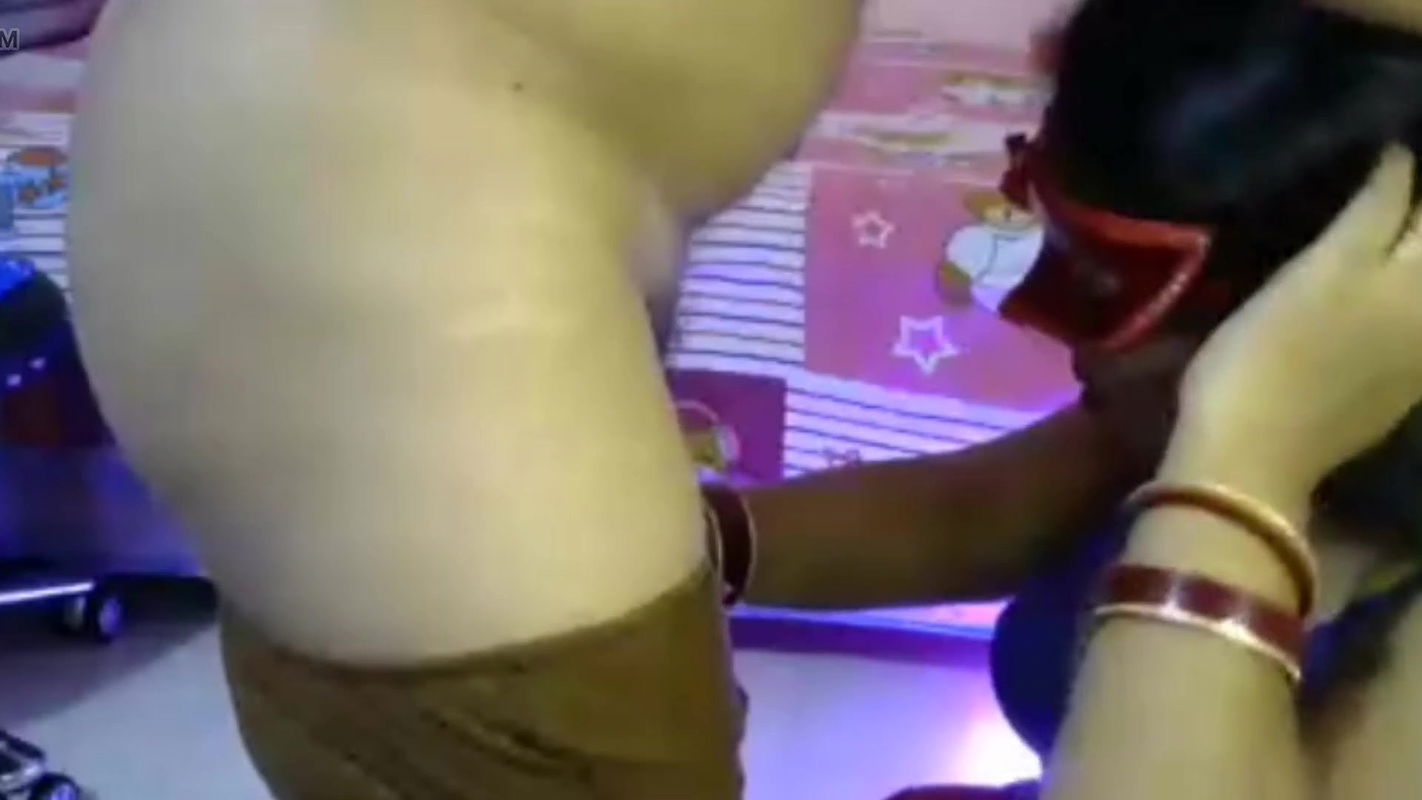 Desi bhabhi hotgirl21 taking sexy lund in mouth