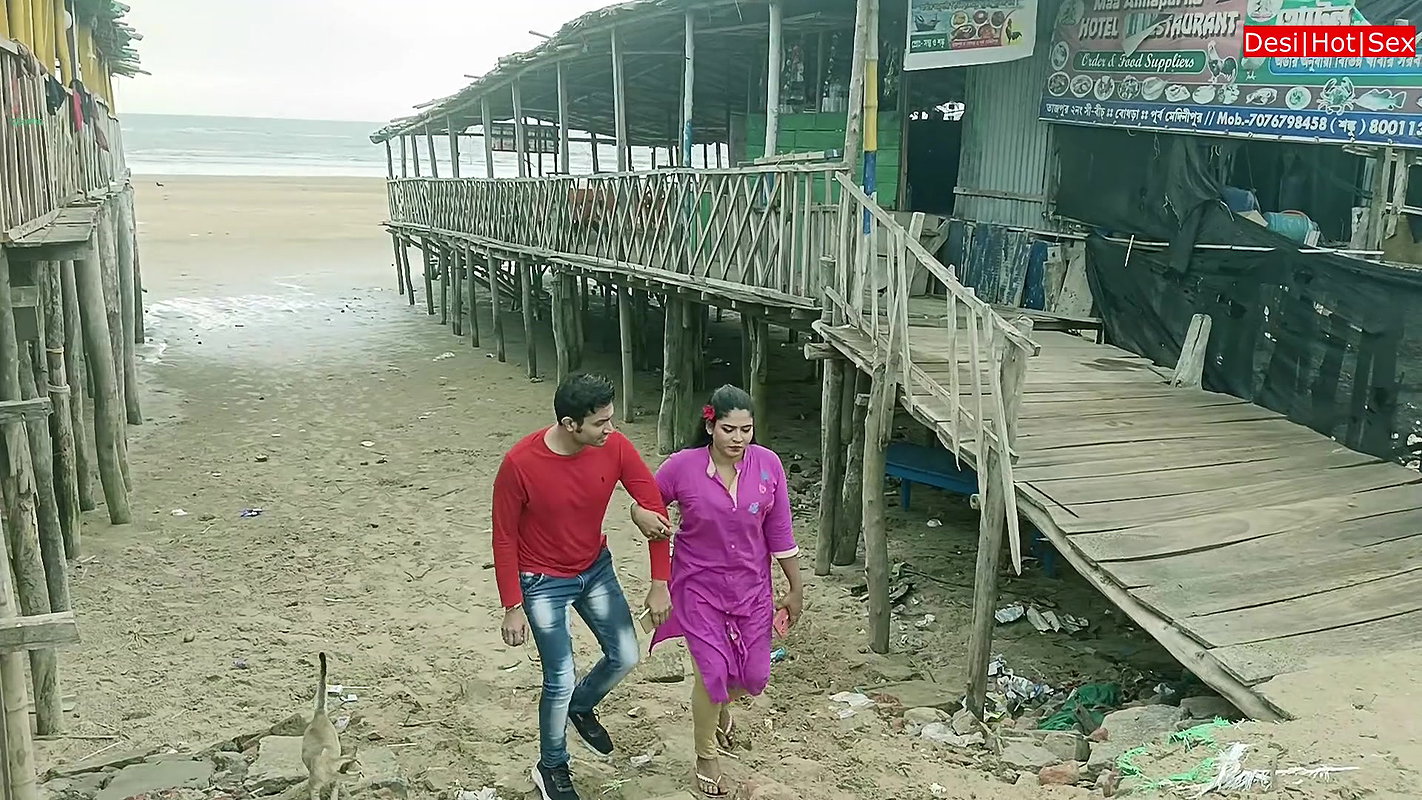 Desi Bengali wife Dating sex with husband friend! Cuckold Sex