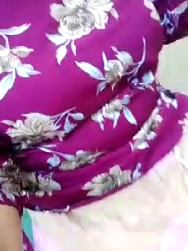 Desi girl went outdoor and pressed her boobs and showed her sexy pussy