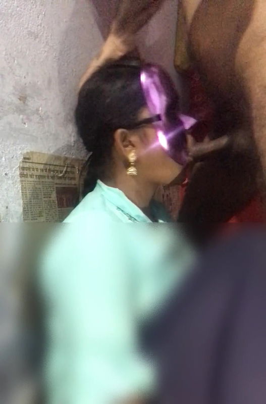 Desi Village girl ko aapna lund ka pani pilaya