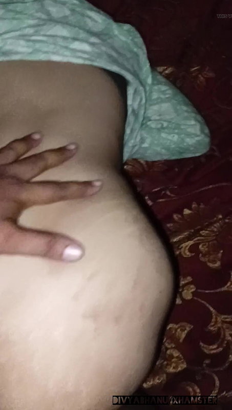 Divya wants a good fuck in doggy style