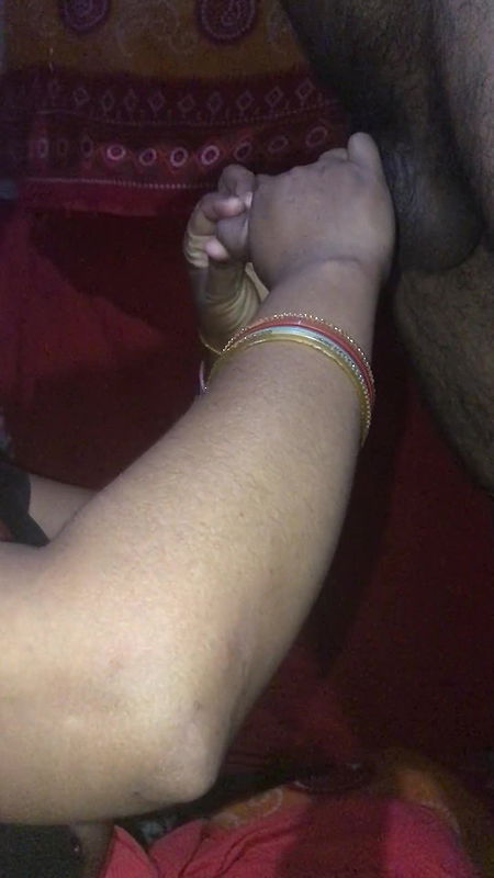 Gaw ki bhabhi ko choot chodna ka kah kar muh ko hi chod diya