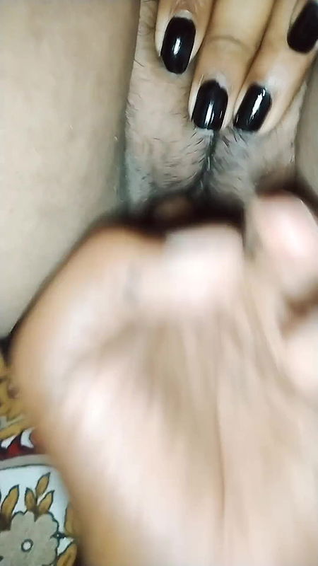 Fingering my Desi gf’s pussy – she enjoyed it