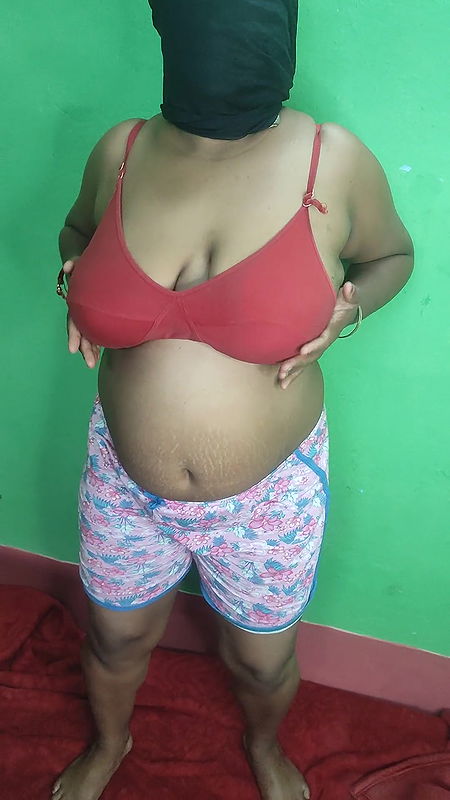 Desi Curvy bhabi wants to fuck In Standing Style