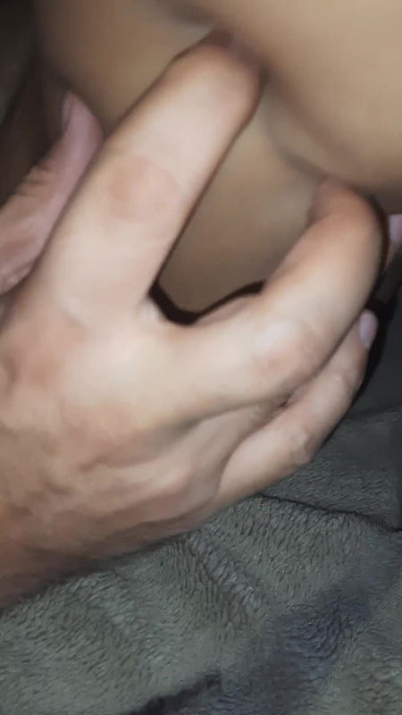 Desi chut me hath dal kar pani nikala