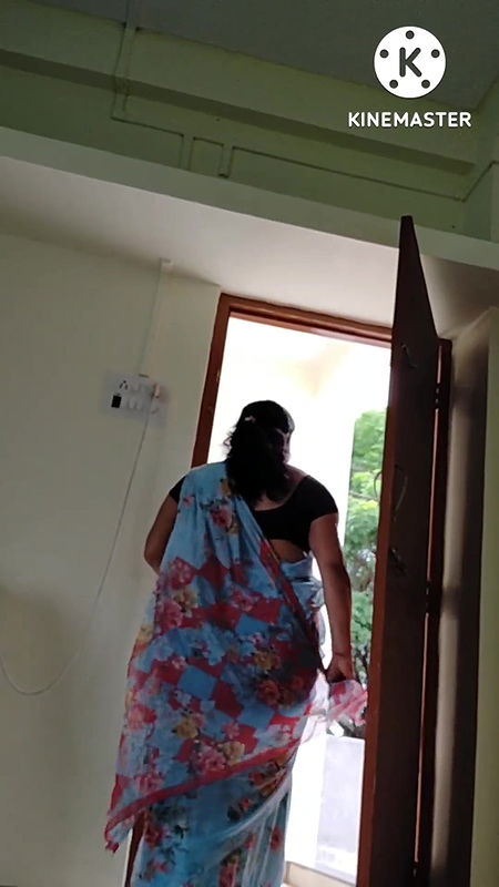 Desi bhabhi Saree blouse and bra wearing front of devar