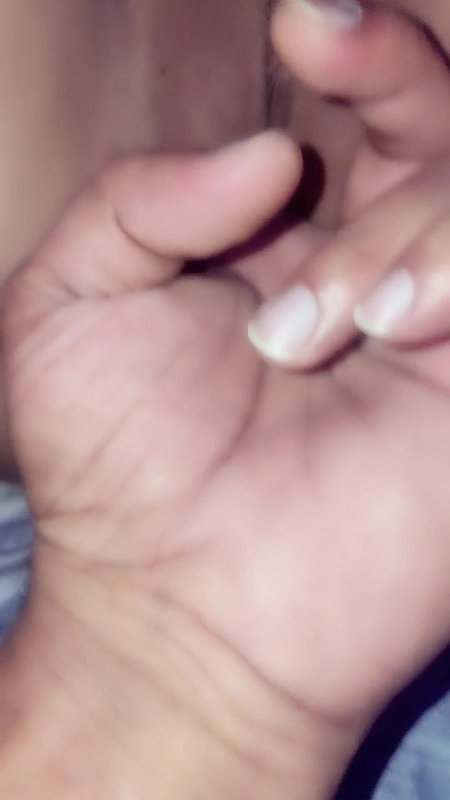 Desi bhabhi got her pussy fingered