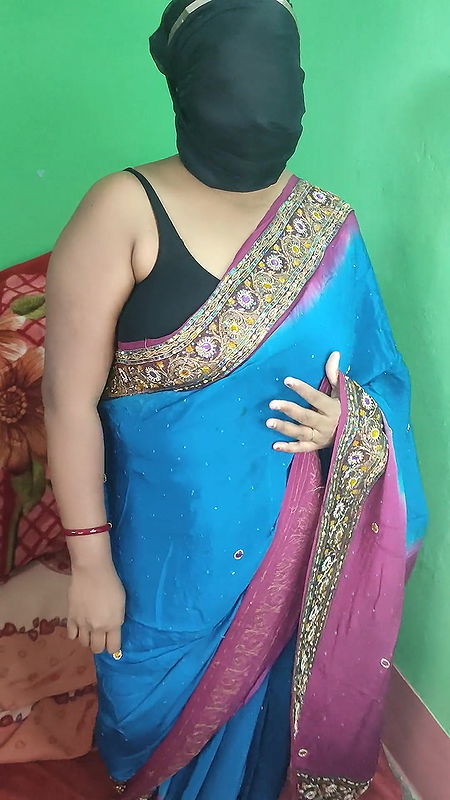 Cucumber fucking by Indian curvy women