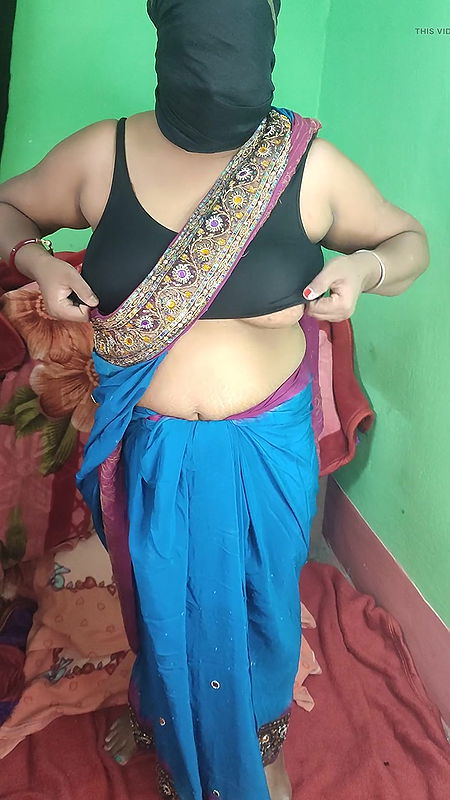 Cucumber fucking by Indian curvy women