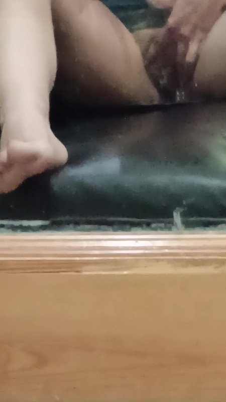 Chooth me daalo ungli?