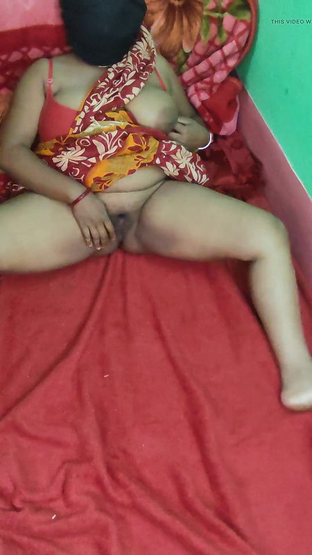 Bbw Indian wife Showing her assholes closeup