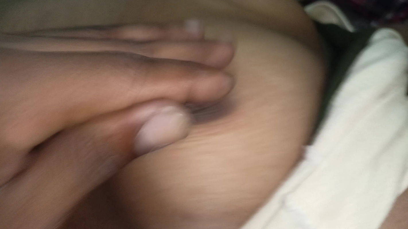 Girlfriend ko room me bulakar kissing kiya