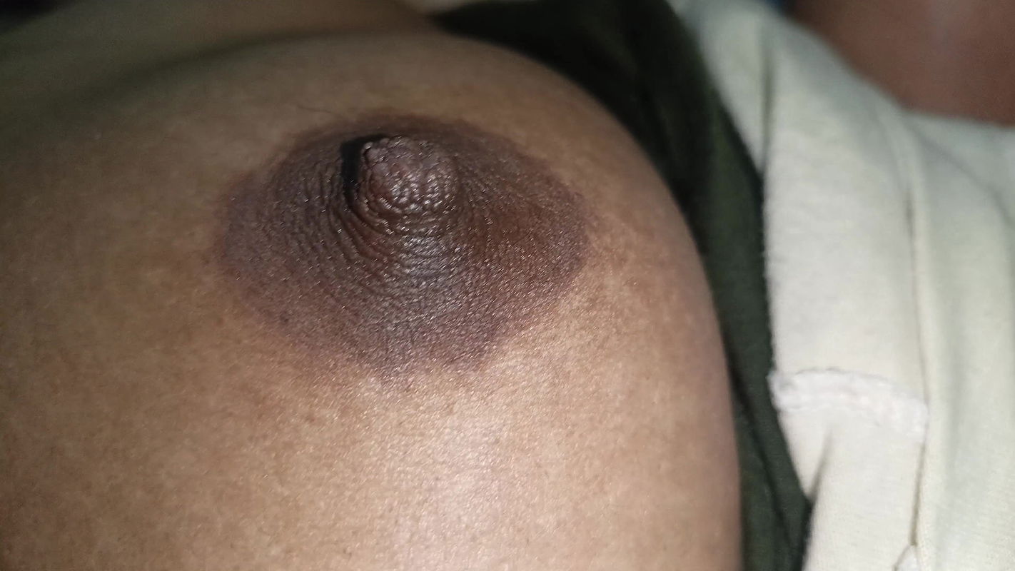 Girlfriend ko room me bulakar kissing kiya