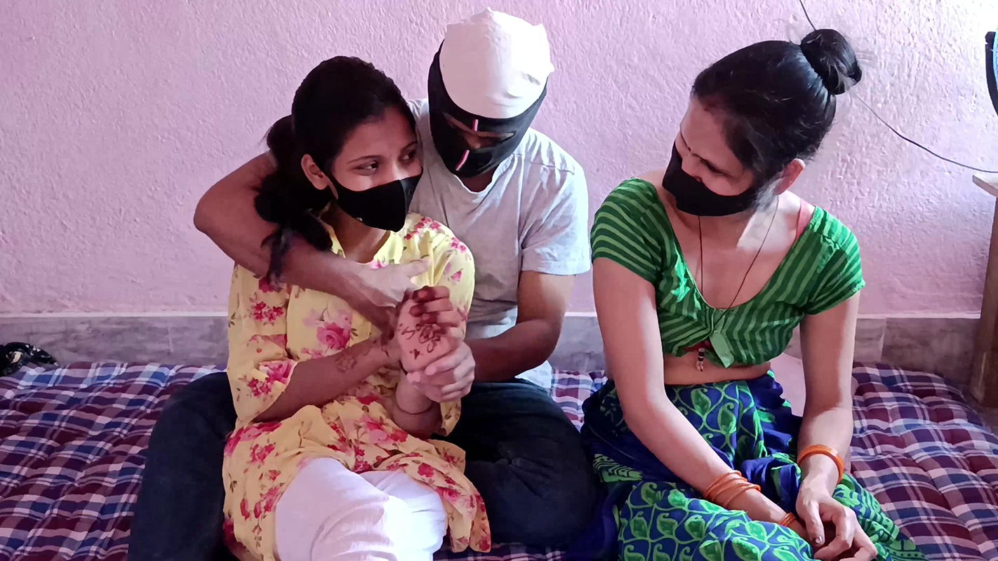 Garwali or Baharwali Bibi Dono Ko Ek Sath Choda – desi threesome porn in Hindi Audio