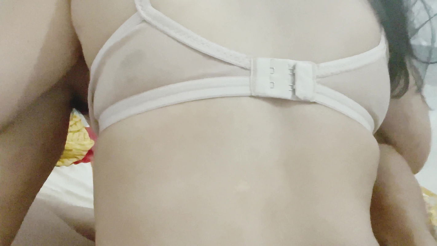 FUCKING VIRGIN COLLEGE GIRLFRIEND AND SHE MOANED LIKE CRAZY HINDI AUDIO