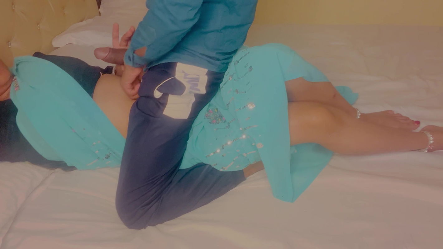 Father-in-law Found Daughter-in-law Alone at Home and Fucked Her with Hindi Dirty Talk Clear Voice