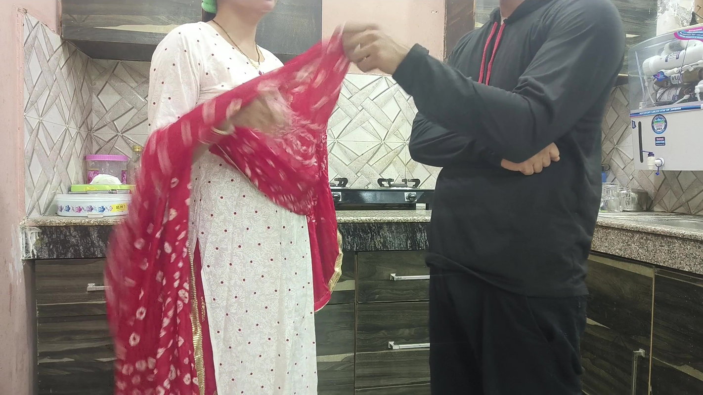 Ex-boyfriend convinced ex-gf to have one last fuck in Kitchen Cumshot on her sexy Beautiful body– hot xxx