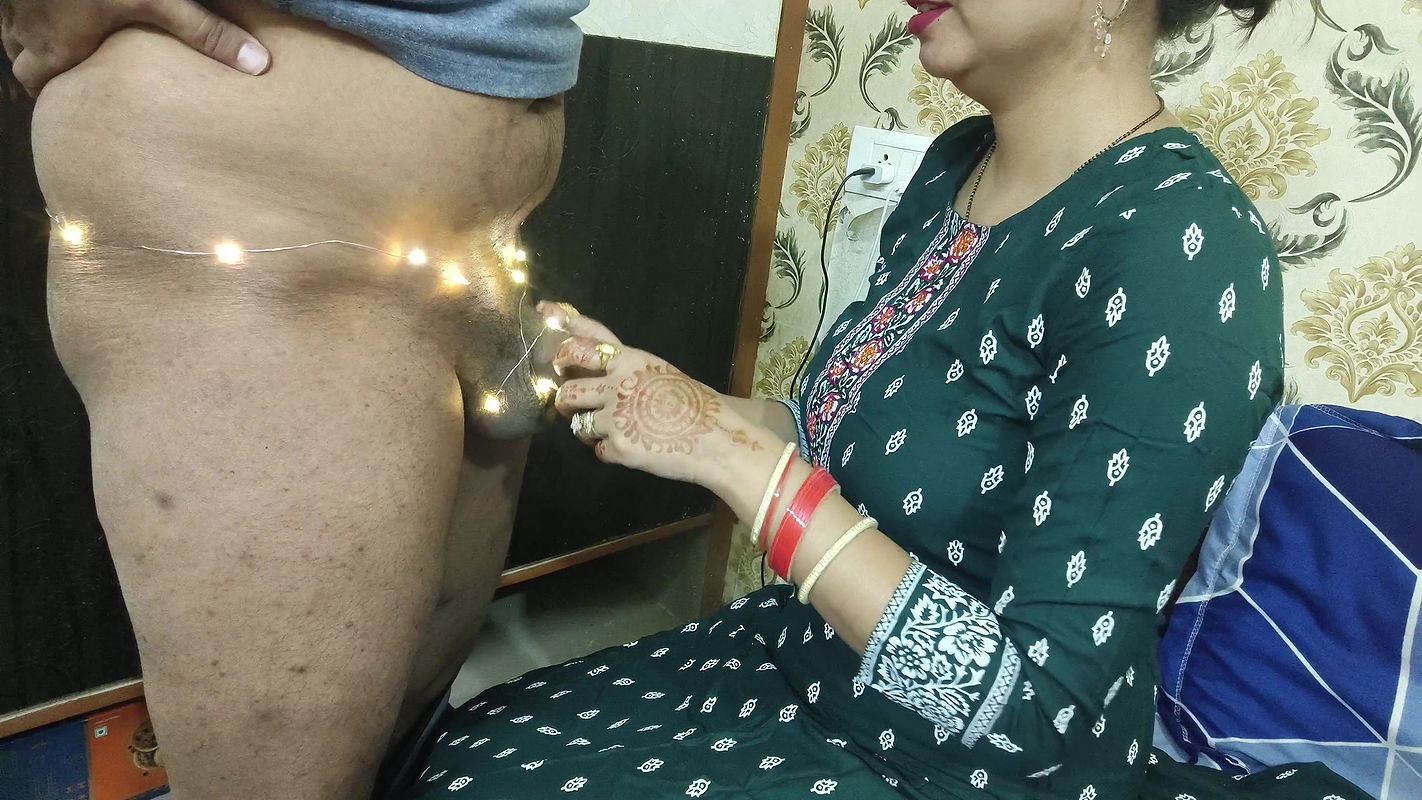 Diwali ko aaye periods gaand toh mili lund pe lights jala ke muh main liya