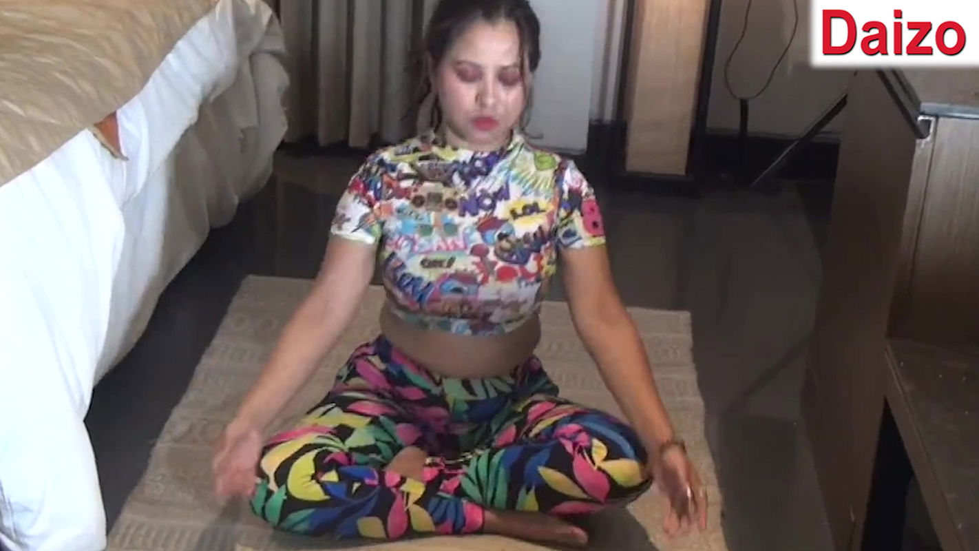 Dewar fucked Indian Bhabi during YOGA — Cum in mouth – Naughty Hindi talk