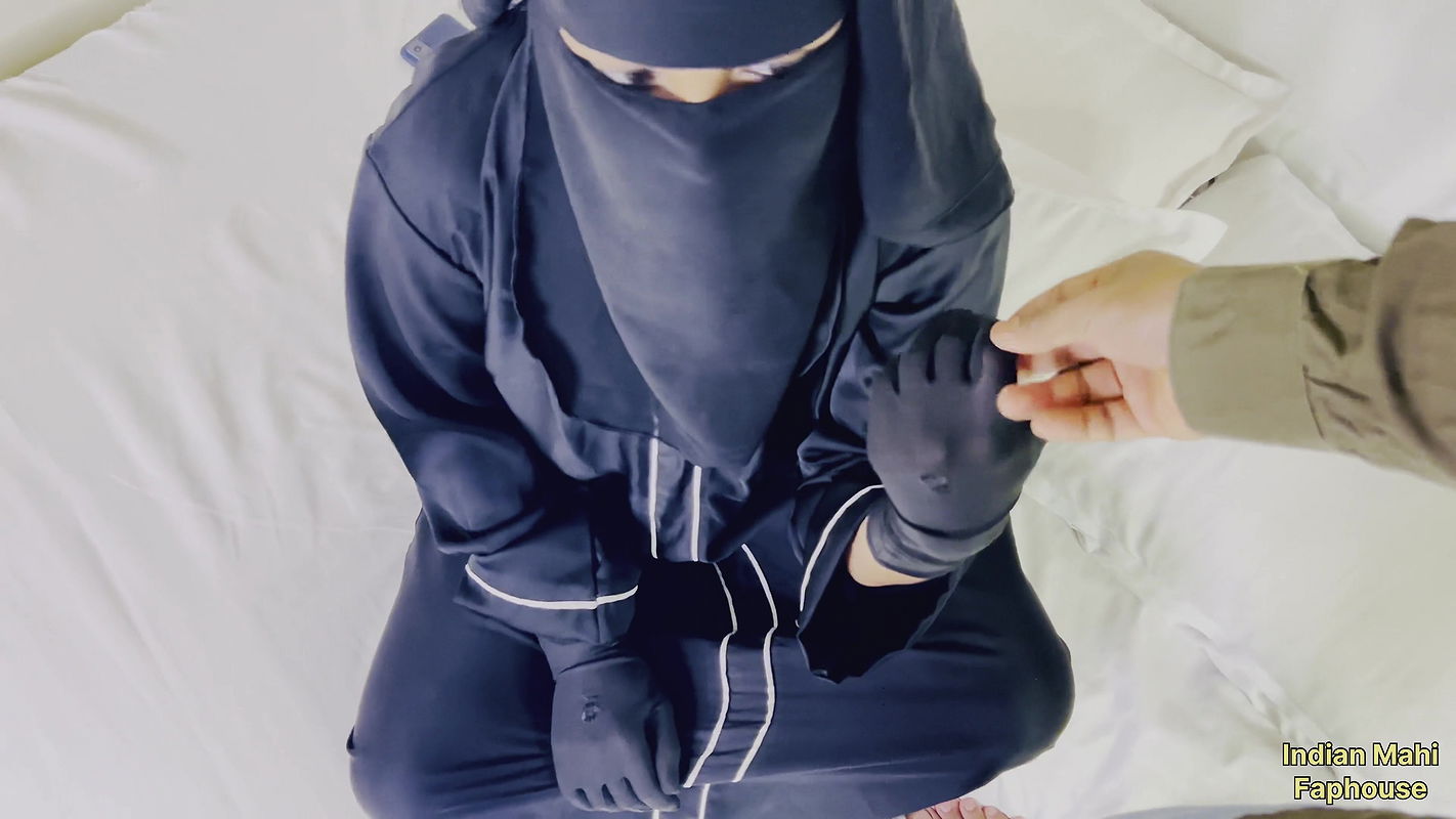 Desi Young Cheating Wife Shabana Bhabhi Wearing a Abaya Hijab Fucking Hardcore Indian Boy