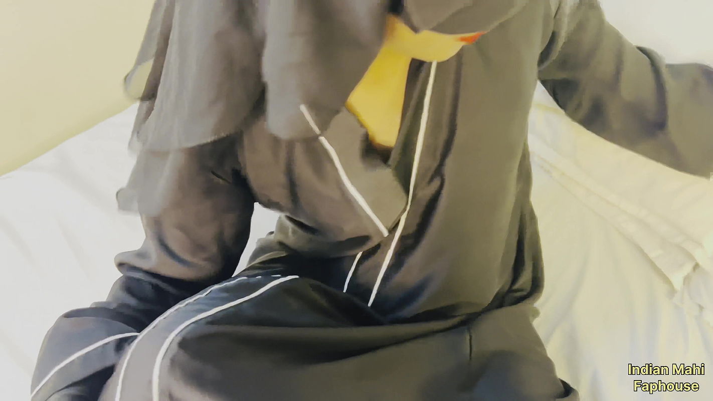 Desi Young Cheating Wife Shabana Bhabhi Wearing a Abaya Hijab Fucking Hardcore Indian Boy