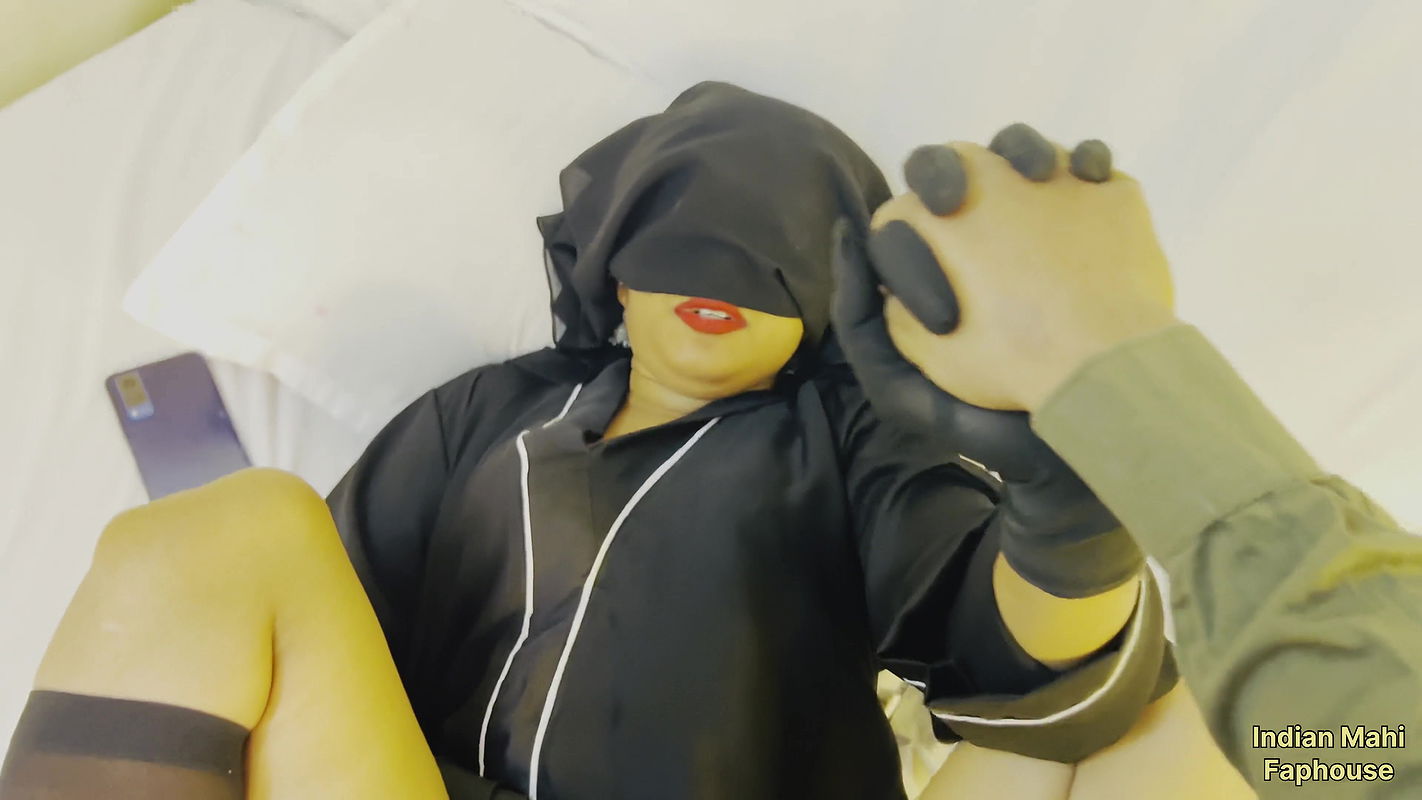 Desi Young Cheating Wife Shabana Bhabhi Wearing a Abaya Hijab Fucking Hardcore Indian Boy