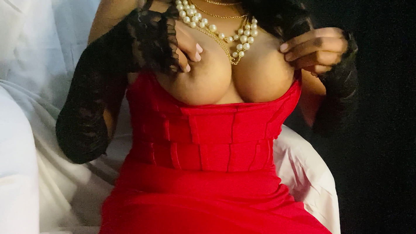 Desi Indian in hot dress masturbating