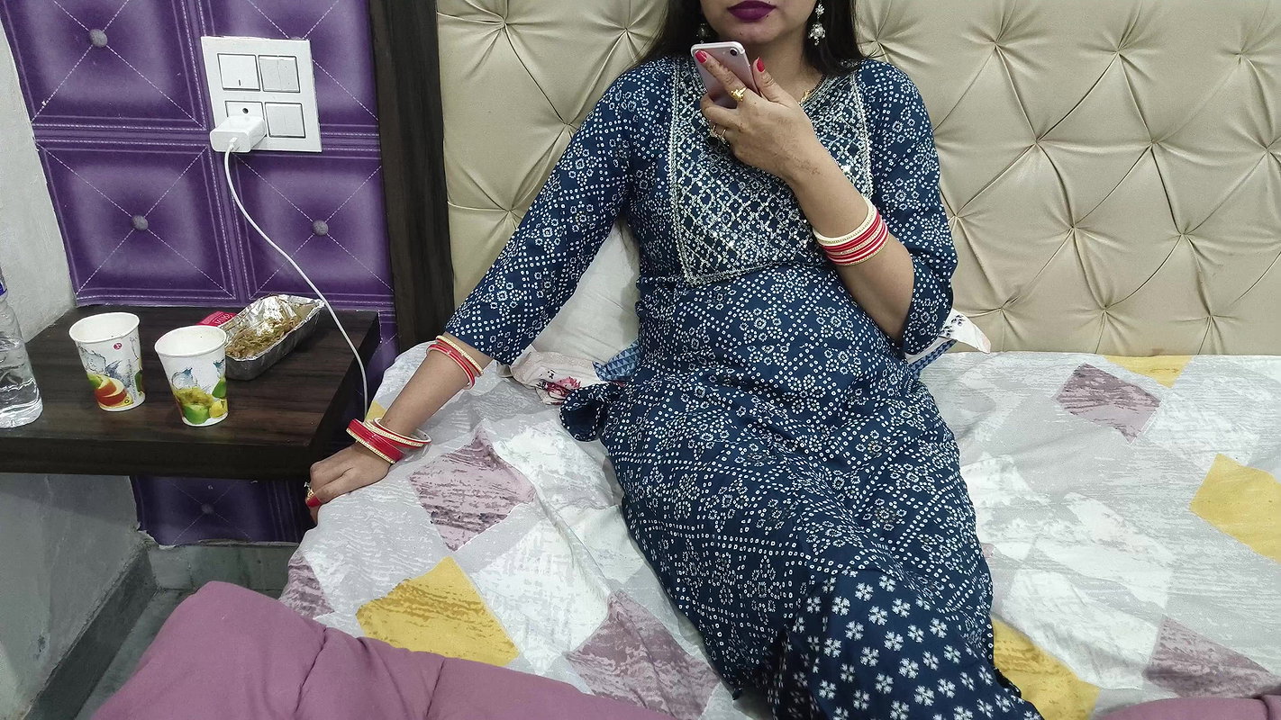 Desi Hot Wife Fucked Hard By Husband During First Night Of Wedding he fuck everyday 2 times Pati Patni ki romantic chudai