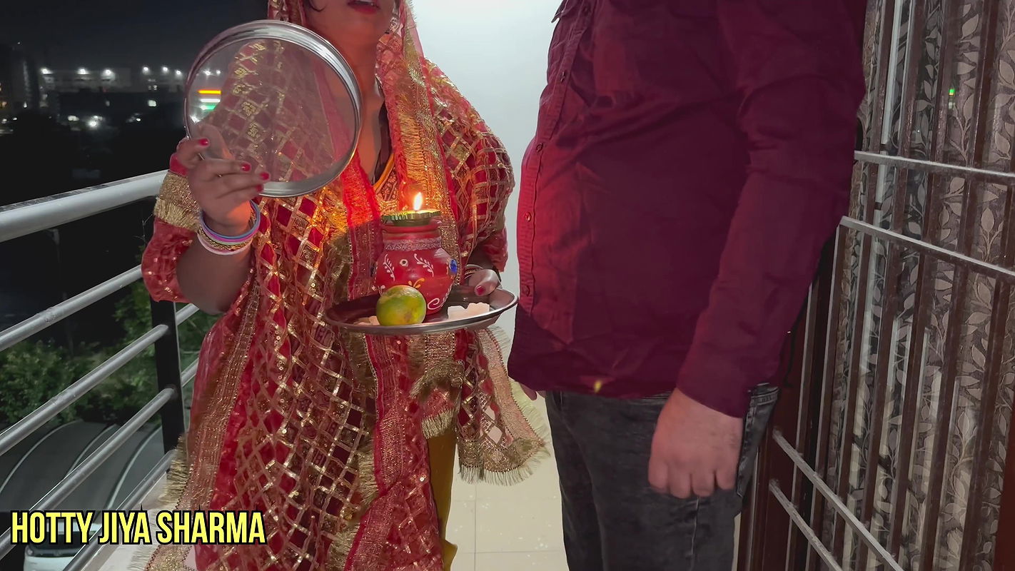 2023 karwa chauth desi biwi ko husband ne gift mein diya Mota Lund (couple sex)